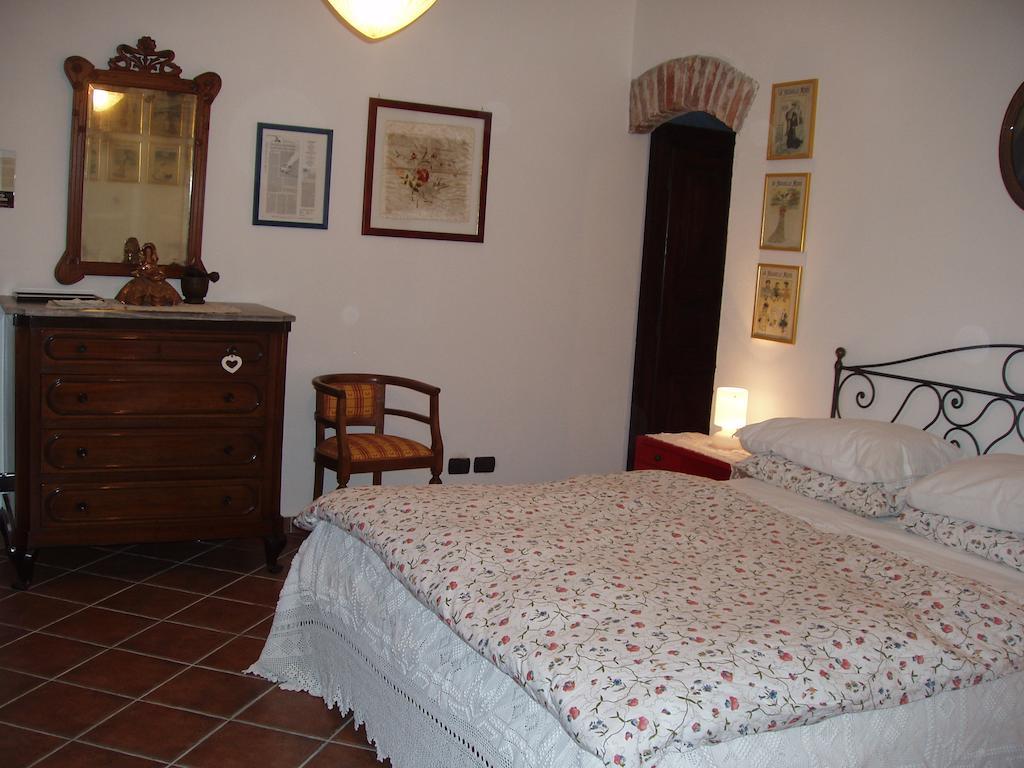 Cascina Nel Bosco Bed & Breakfast Moncucco Torinese Ruang foto