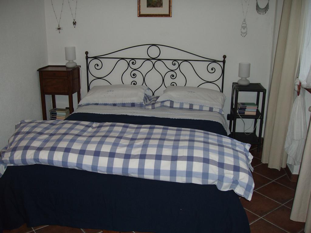 Cascina Nel Bosco Bed & Breakfast Moncucco Torinese Ruang foto